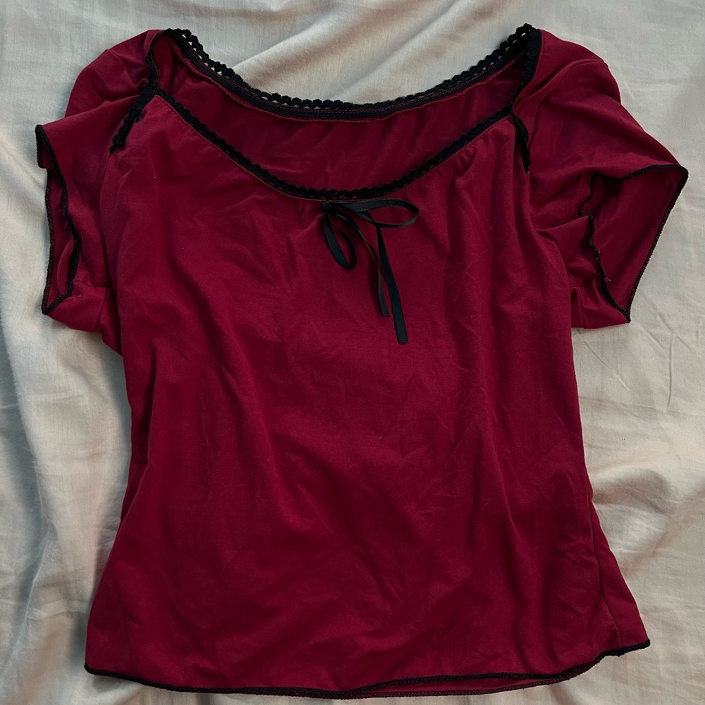 Women’s Short Sleeve Burgundy Top with Black Trim